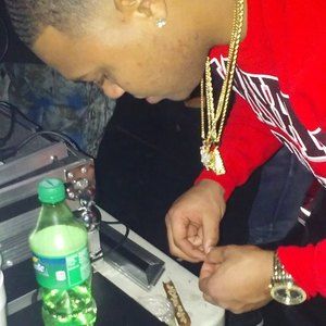 Meet your Posher, Dlow